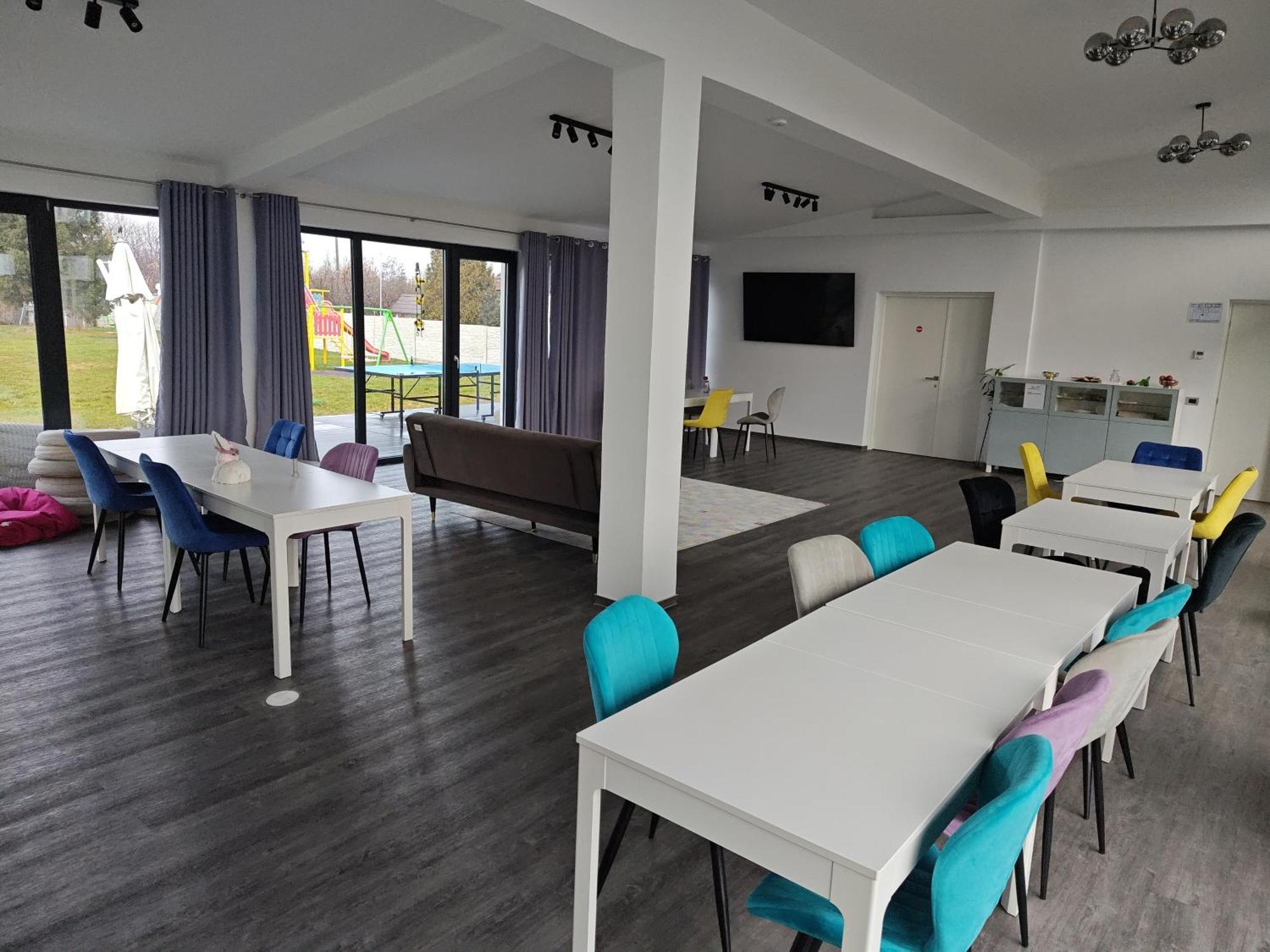 Jai Giridhari Villa Avrig Exteriör bild